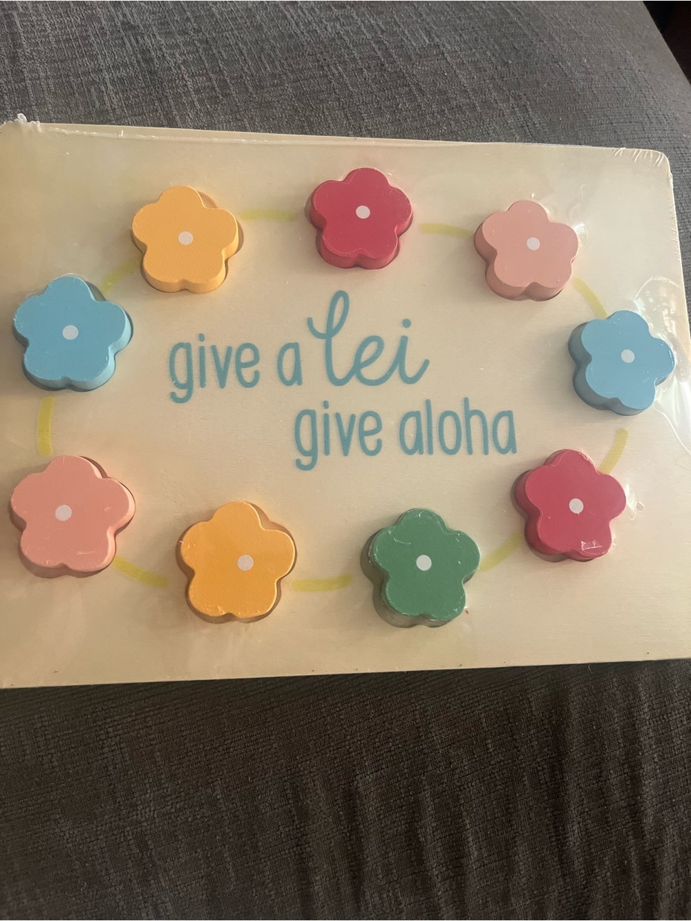 'Give a Lei Give Aloha' Floral puzzle- Multi-Color